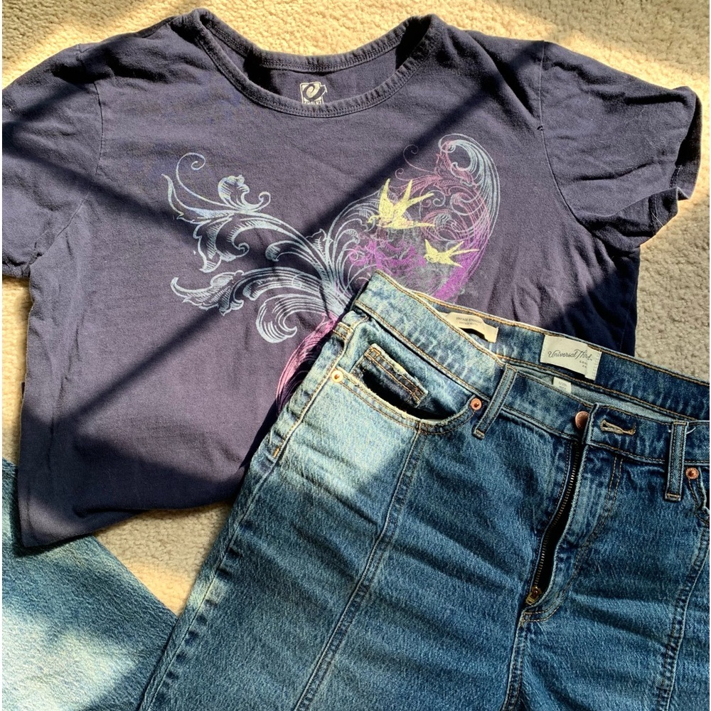 Y2K Style Graphic Tee - Picture 2 of 4